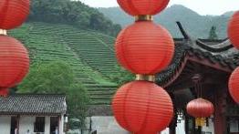 留学上海的东方红灯笼和风景